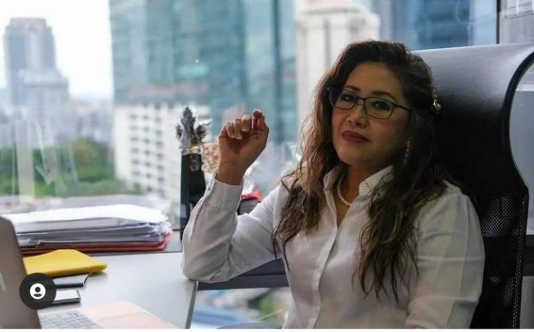 Shelly, Dulu Bergelut di Dunia Renang, Kini Asyik di Dunia Tinju Shelly, Dulu Bergelut di Dunia Renang, Kini Asyik di Dunia Tinju