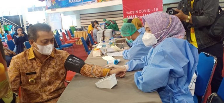 Alumni ITB Siapkan 20 Ribu Dosis Vaksin di Balikpapan Alumni ITB Siapkan 20 Ribu Dosis Vaksin di Balikpapan