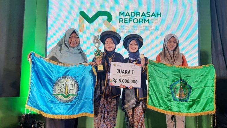Teliti Jerami, MAN 1 Kudus Juarai Myres 2021 di Surabaya