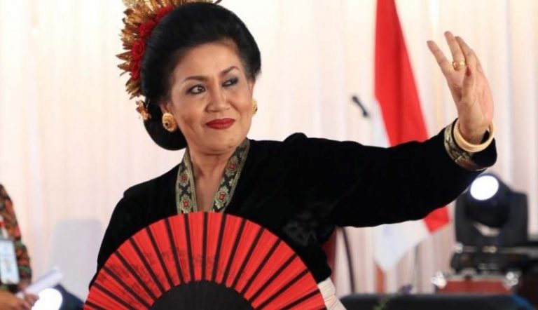 APPMI Bali Gelar Fashion Show Wastra Dewata untuk Lestarikan Tenun Bali