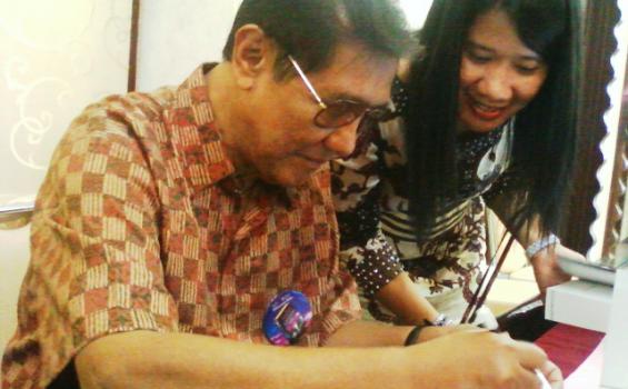 sujudi-luncurkan-buku3-tribunnews-com