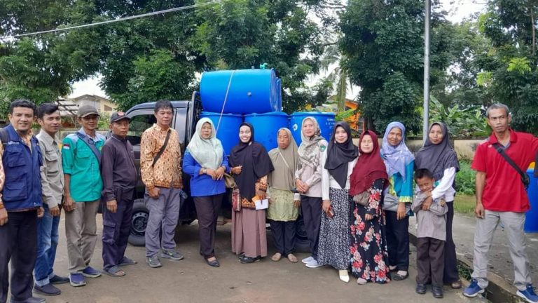Atasi Masalah Sampah, Disperkim Prabumulih Bagikan Ratusan Drum Dekomposter Atasi Masalah Sampah, Disperkim Prabumulih Bagikan Ratusan Drum Dekomposter