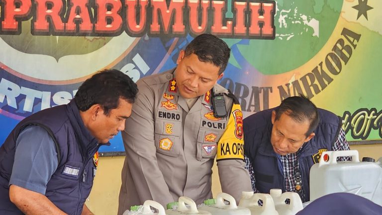 Ternyata Pabrik Ciu Digrebek, Bisnis Turun Temurun Tanpa Izin