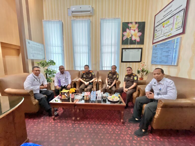 Terima Kunjungan Kajari Pamekasan Baru, Kalapas Bangun Sinergi