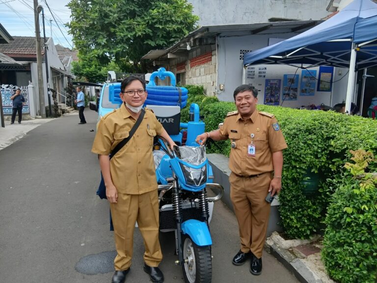 Tarifnya Cuma Rp150 Ribu! Motor Tinja Depok Kini Keliling Permukiman Padat