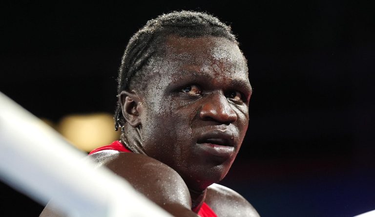 Cucu Diktator Uganda Idi Amin Ngamuk Kena Didiskualifikai Setelah Tanduk Lawan di Atas Ring