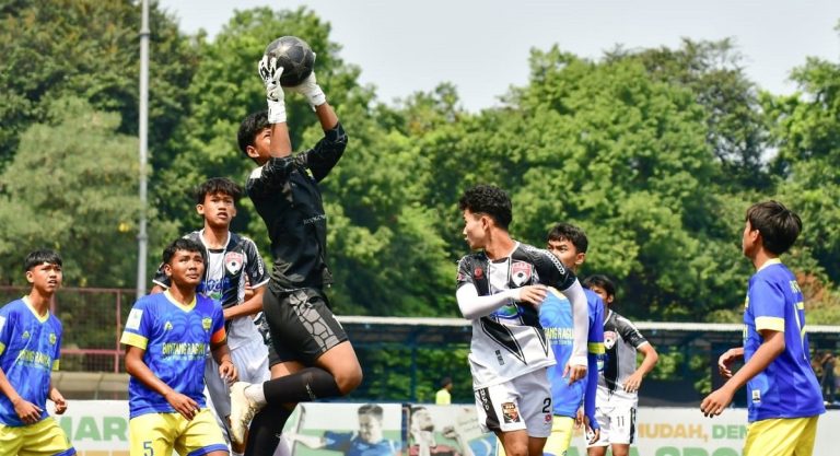 Rio Ferdinand dan Khalid Ikramullah Sukses Bawa Diklat ISA Unggul 2-0 atas Bintang Ragunan
