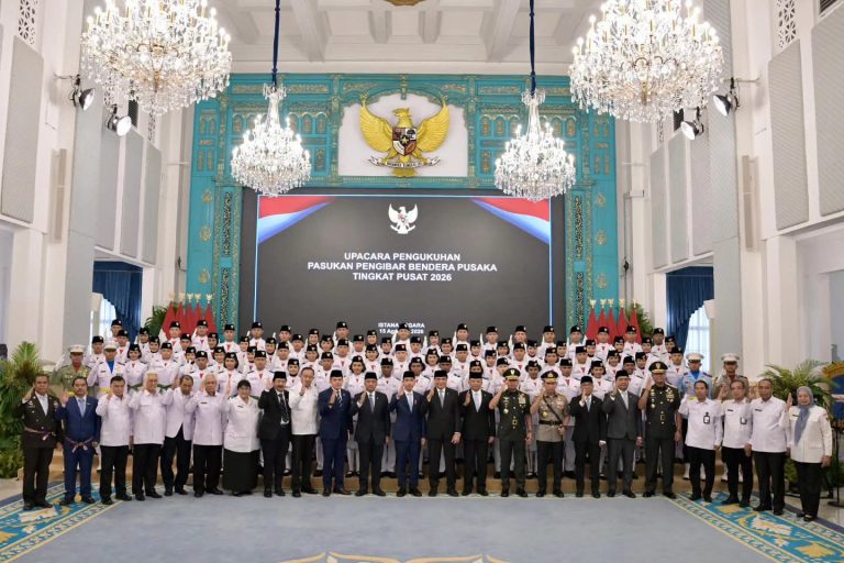 Wapres Gibran Kukuhkan 76 Paskibraka Nasional 2026, Siap Kibarkan Merah Putih di Istana
