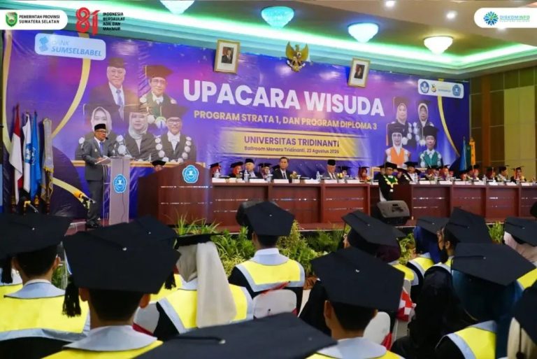 Hadiri Wisuda Tridinanti, Cik Ujang Dorong Alumni Berkontribusi untuk Sumsel