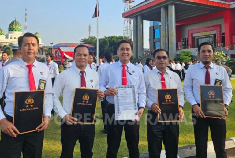 Berprestasi di Lapangan, 10 Personel Polres Musi Rawas Terima Penghargaan