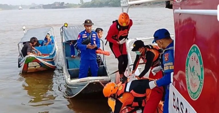 Sopir Tewas Saat Selamatkan Kernet yang Jatuh ke Sungai Baung, Satu Korban Masih Dicari